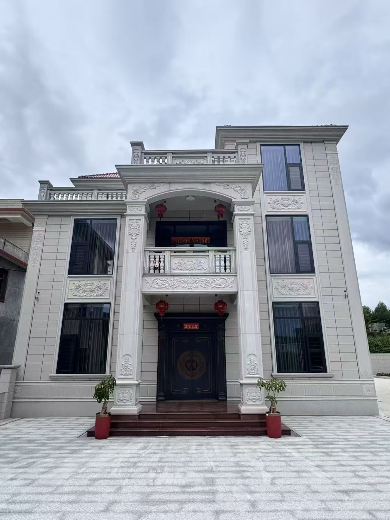 张掖 芝麻白石材别墅干挂案例展示