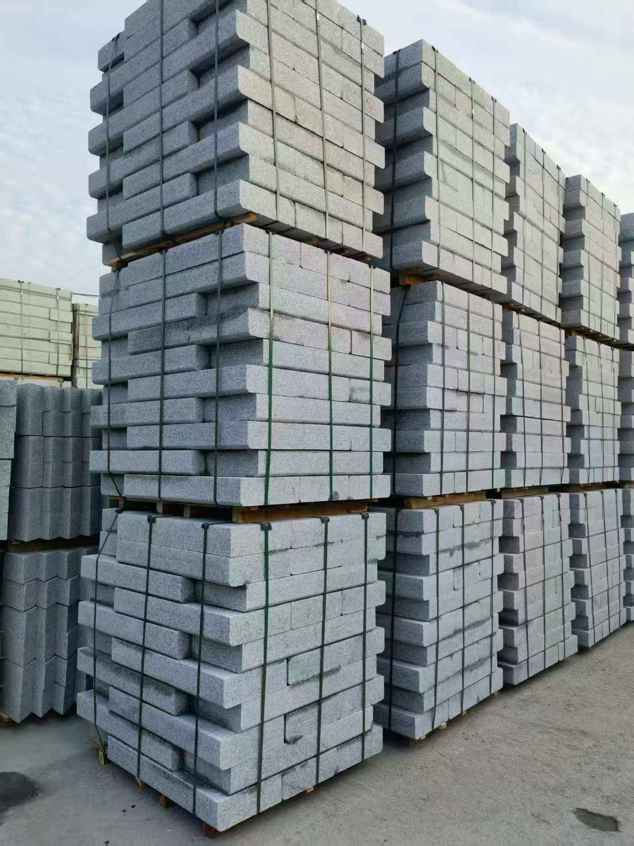 张掖 路沿石（路侧石），颜色一致，尺寸标准