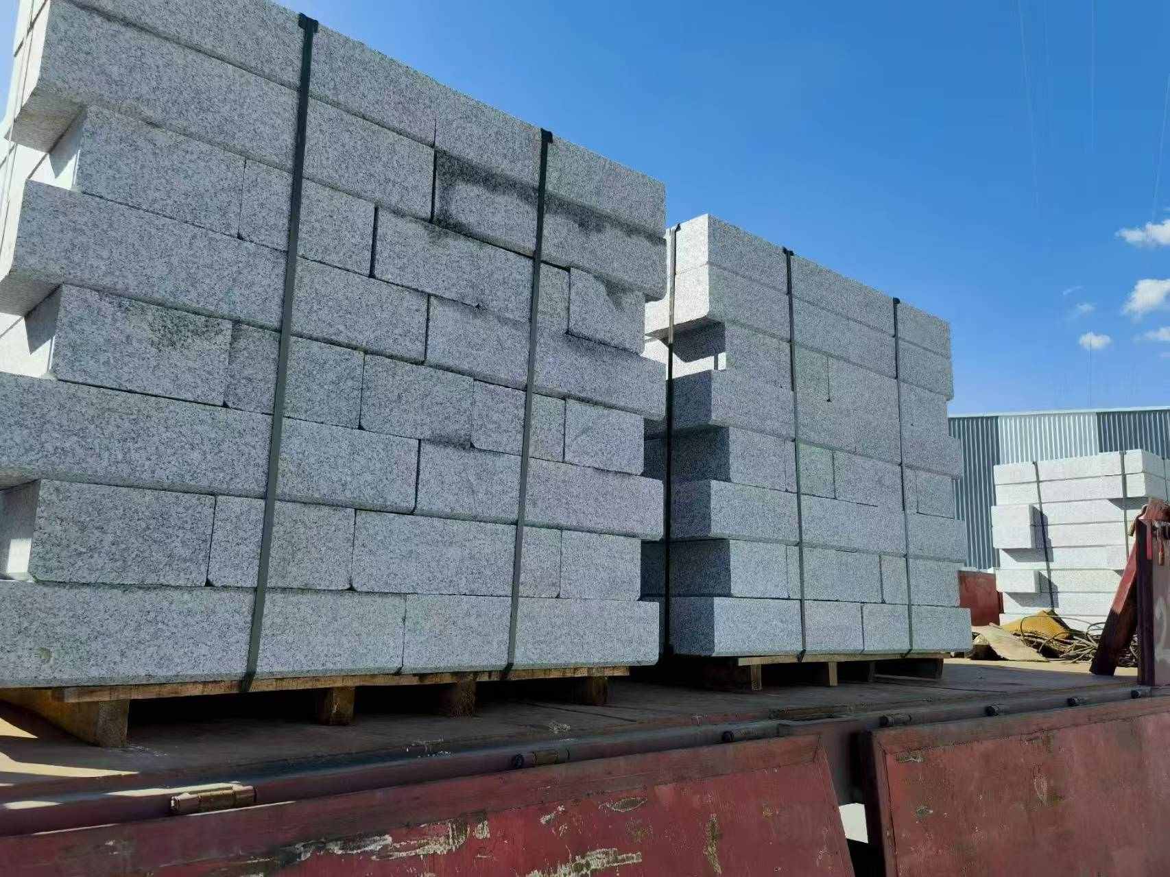 张掖 路沿石装车出货