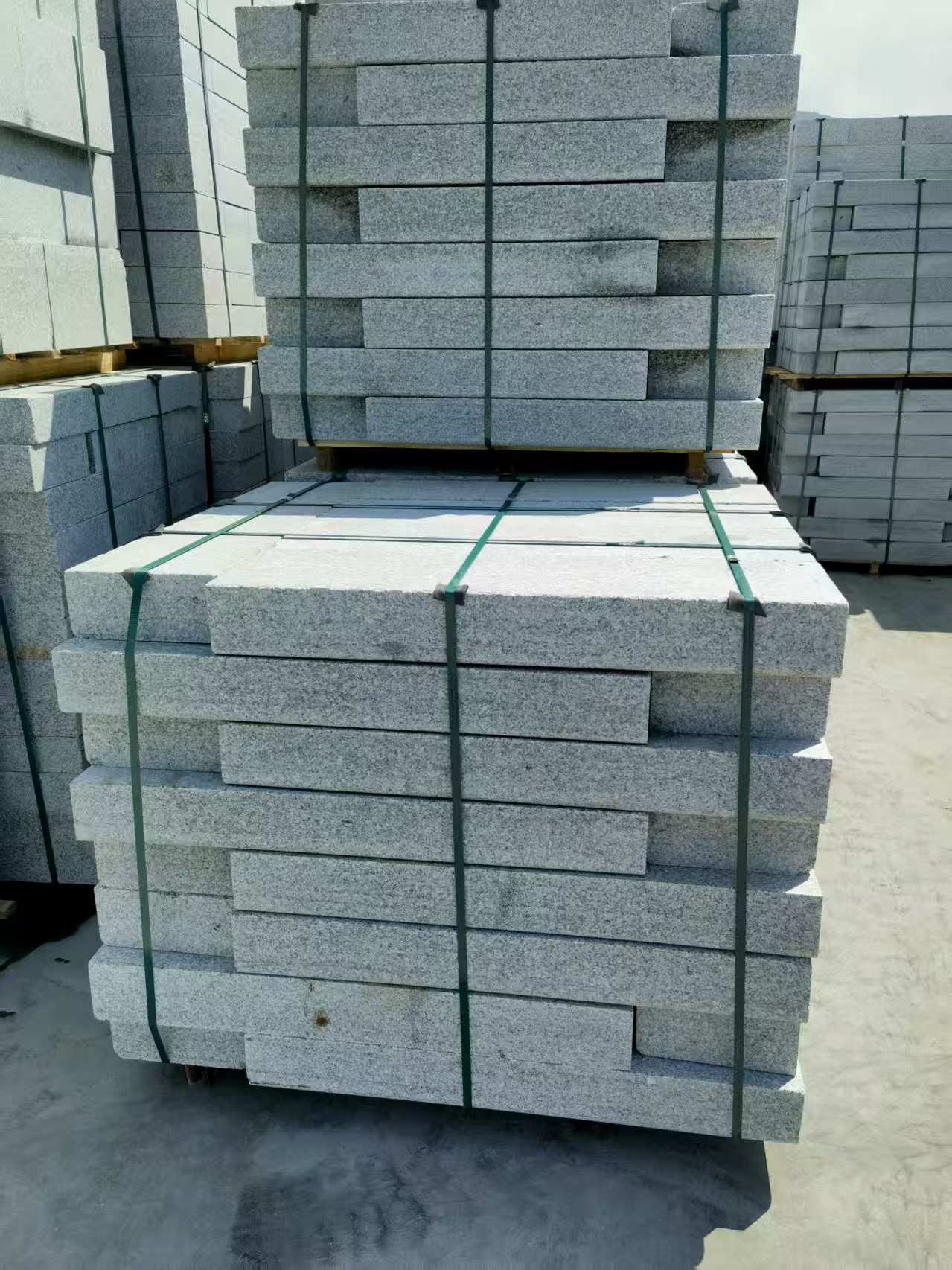 张掖 芙蓉白花岗岩路沿石、平石尺寸标准，色泽均匀